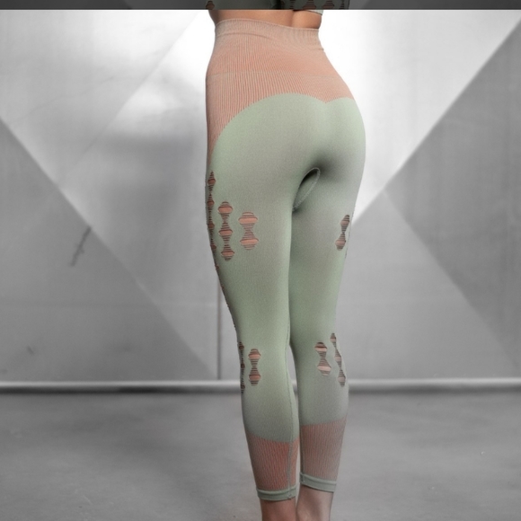 Engineered Life set - Picture 8 of 9